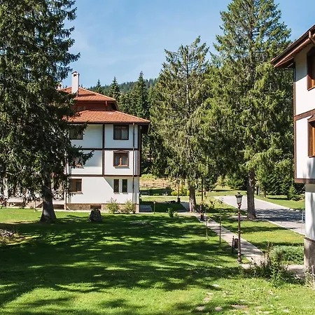 By Mountain Lakes Apart-hotel Ezerovo (Smolyan)